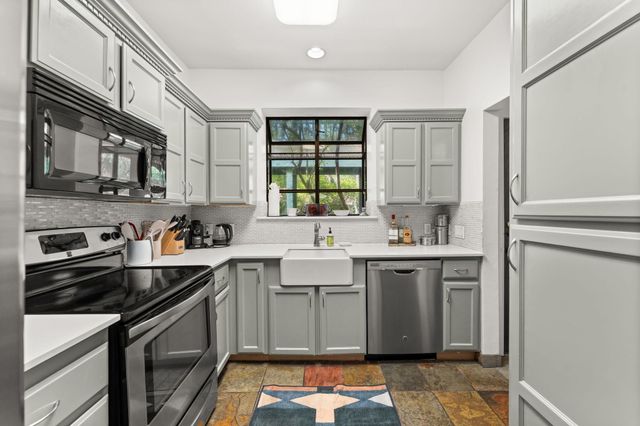 1741 Spyglass DR 1-222, Austin, TX 78746