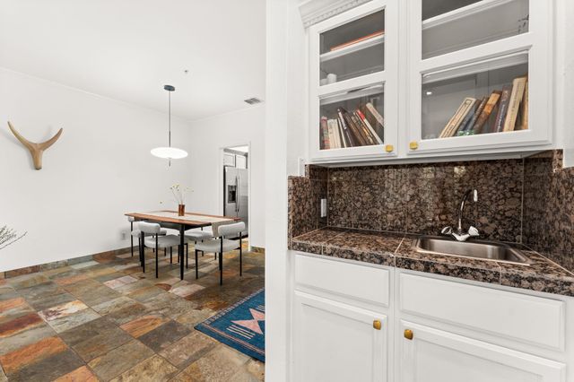 1741 Spyglass DR 1-222, Austin, TX 78746