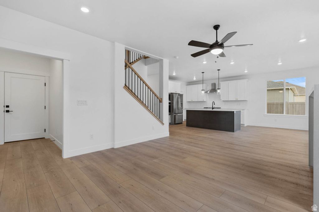 Image 12 of property listing at 912 CREST DALE LANE LN, Santaquin, UT 84655