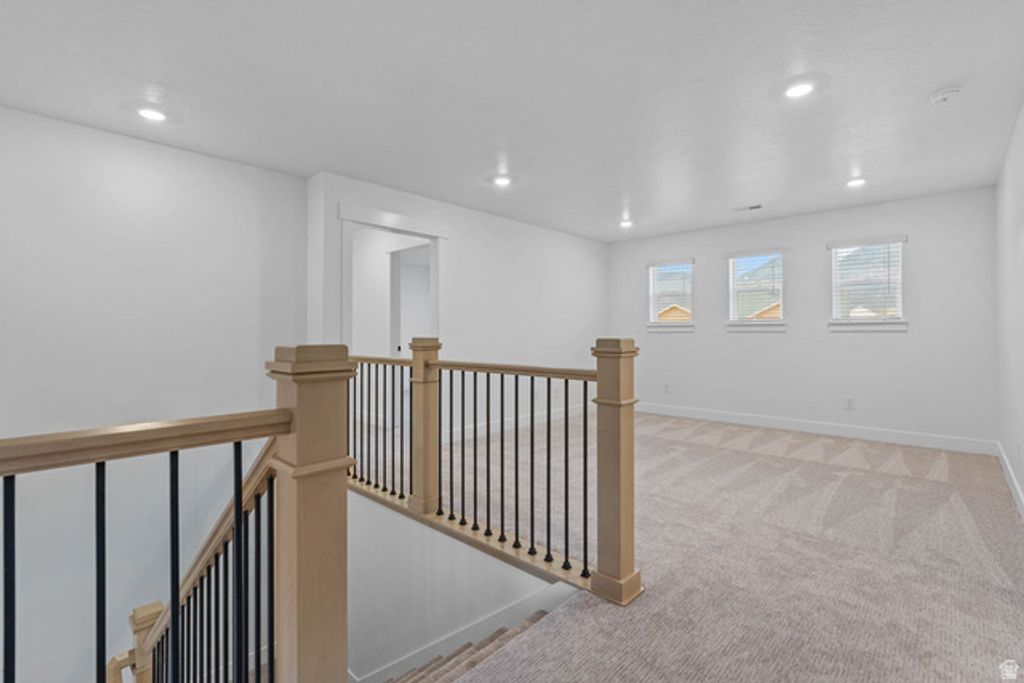 Image 15 of property listing at 912 CREST DALE LANE LN, Santaquin, UT 84655