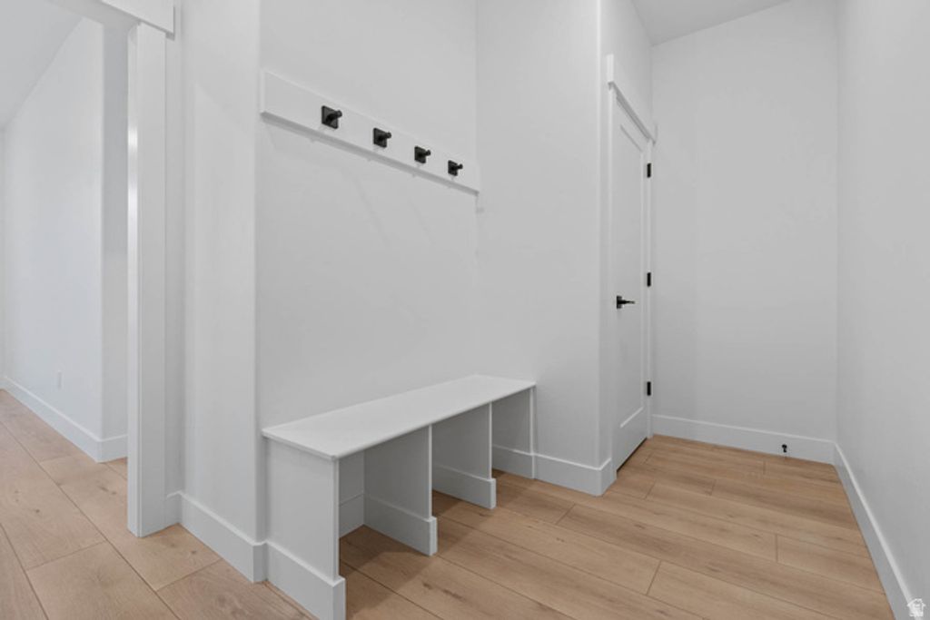 Image 22 of property listing at 912 CREST DALE LANE LN, Santaquin, UT 84655