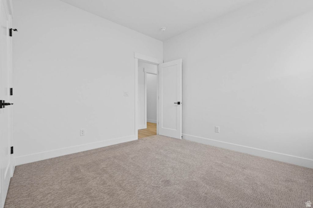 Image 25 of property listing at 912 CREST DALE LANE LN, Santaquin, UT 84655