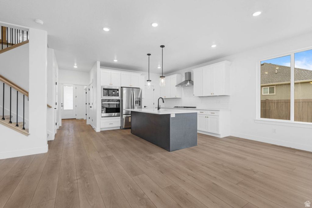 Image 5 of property listing at 912 CREST DALE LANE LN, Santaquin, UT 84655