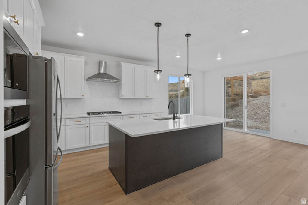 Image 6 of property listing at 912 CREST DALE LANE LN, Santaquin, UT 84655