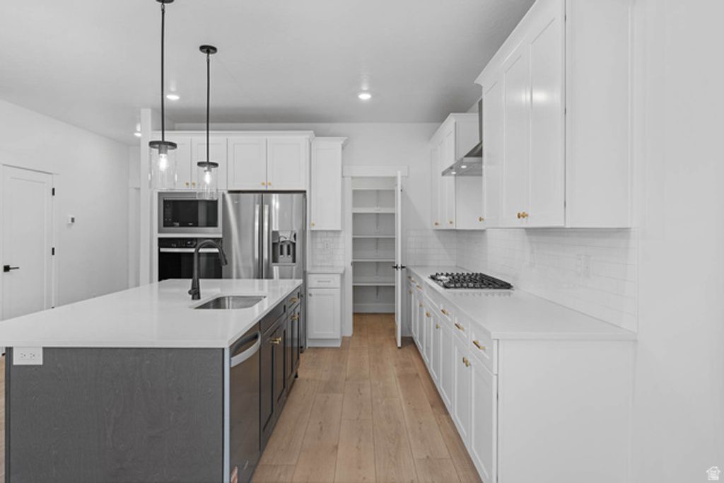 Image 7 of property listing at 912 CREST DALE LANE LN, Santaquin, UT 84655