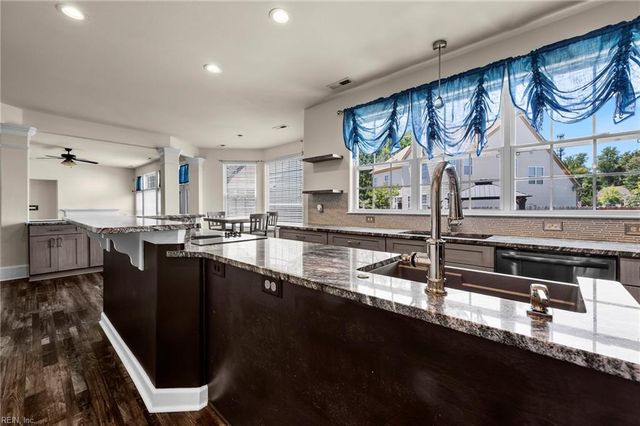 2413 Caitlan Loch LN, Virginia Beach, VA 23456