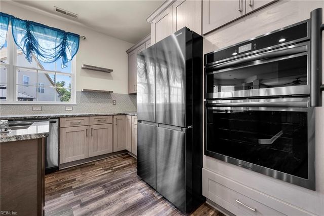 2413 Caitlan Loch LN, Virginia Beach, VA 23456