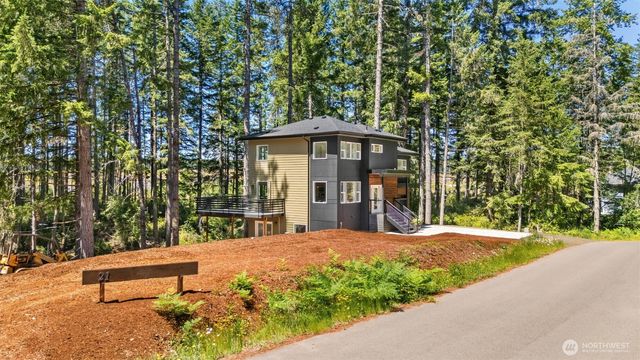 21 E Country Club Drive N, Union, WA 98592