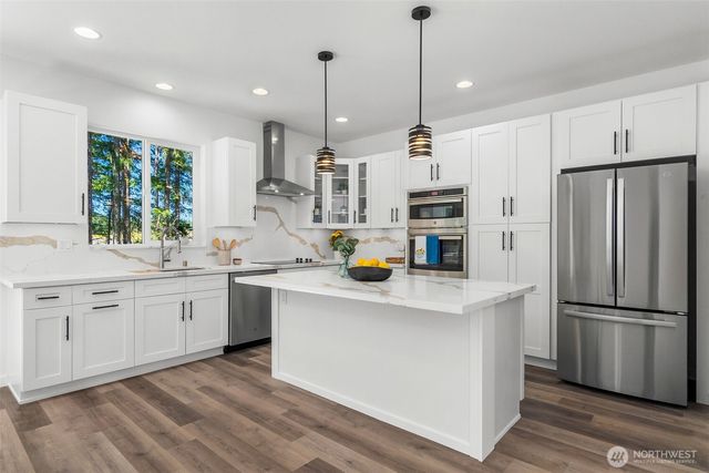 21 E Country Club Drive N, Union, WA 98592
