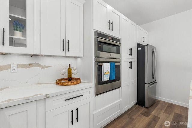 21 E Country Club Drive N, Union, WA 98592