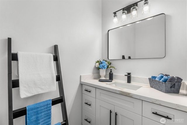 21 E Country Club Drive N, Union, WA 98592