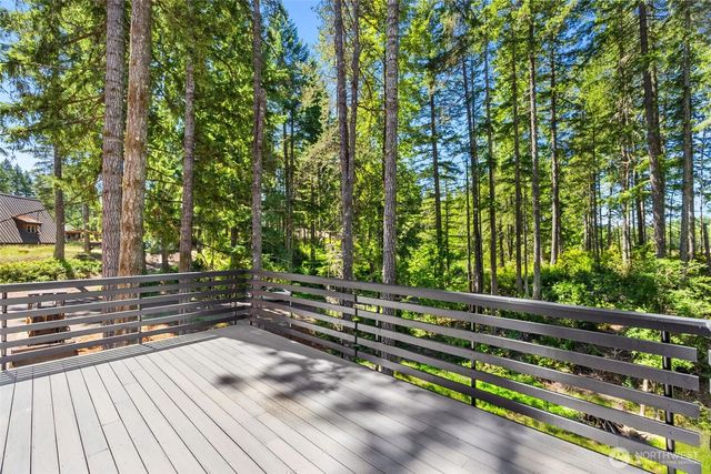 21 E Country Club Drive N, Union, WA 98592