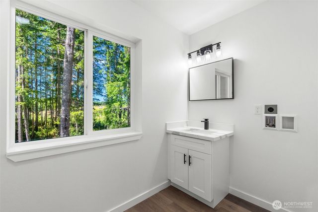 21 E Country Club Drive N, Union, WA 98592