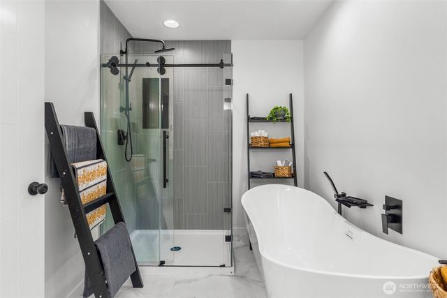 21 E Country Club Drive N, Union, WA 98592