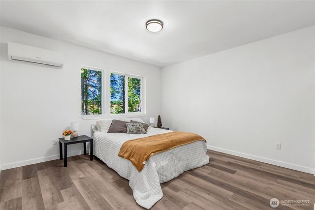 21 E Country Club Drive N, Union, WA 98592