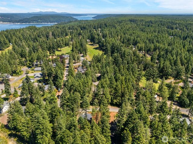 21 E Country Club Drive N, Union, WA 98592