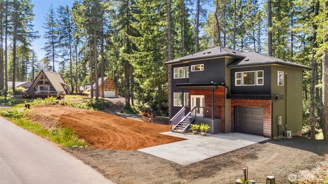 21 E Country Club Drive N, Union, WA 98592