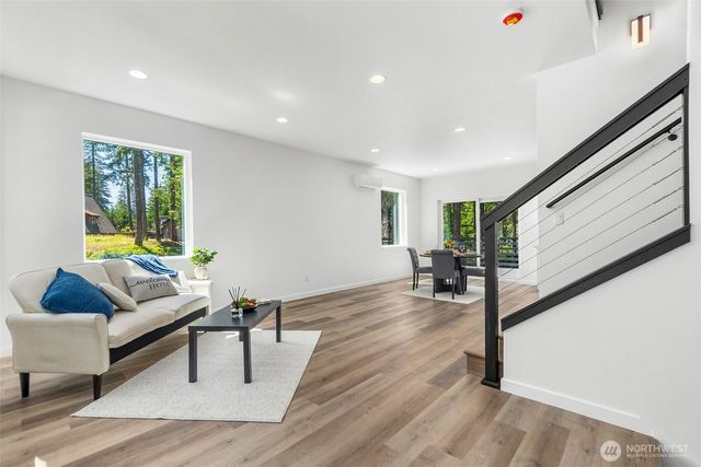 21 E Country Club Drive N, Union, WA 98592