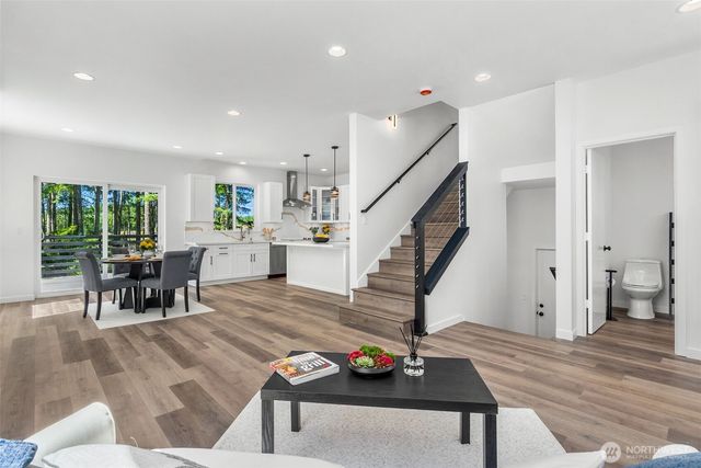 21 E Country Club Drive N, Union, WA 98592
