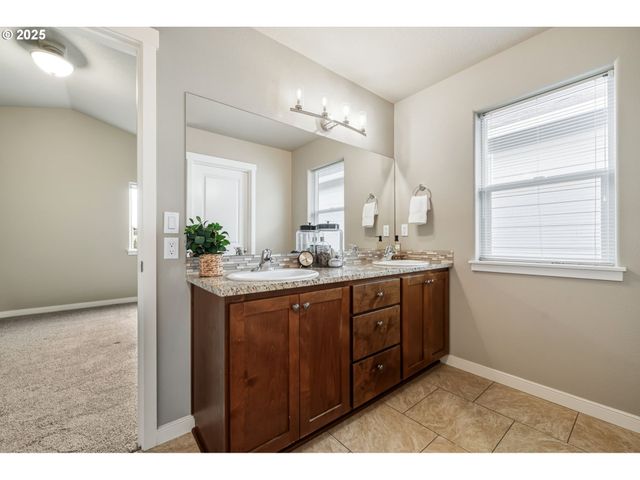 10702 Ne 107TH Way, Vancouver, WA 98662