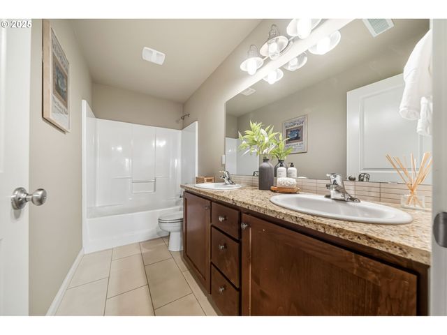 10702 Ne 107TH Way, Vancouver, WA 98662