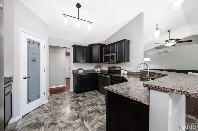 1444 Victoria Square Court, O'fallon, IL 62269