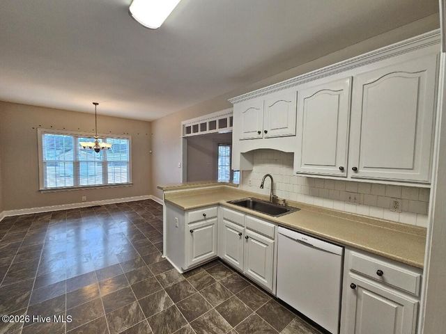 7 Edgewater Drive, Smithfield, NC 27577