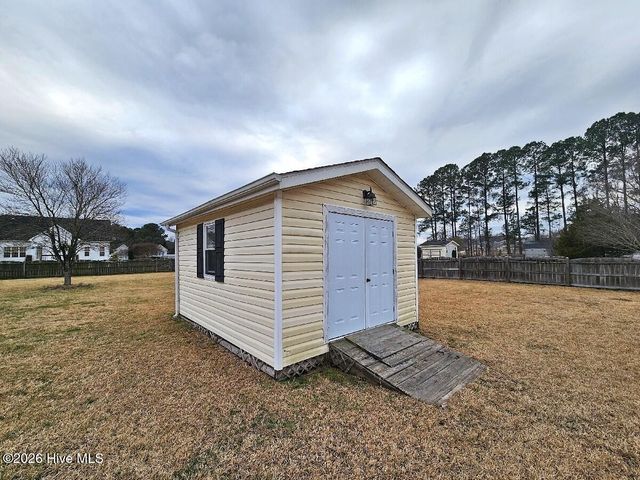 7 Edgewater Drive, Smithfield, NC 27577