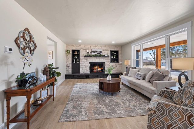 1490 FERNANDO DRIVE, De Pere, WI 54115