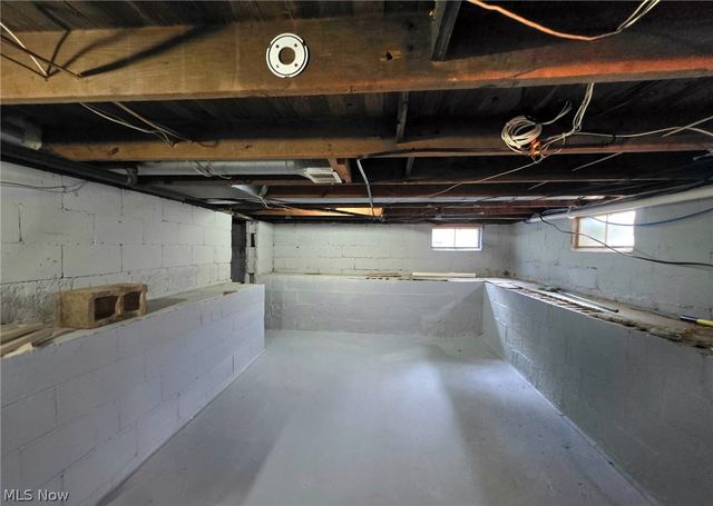 2335 W River Road, Newton Falls, OH 44444