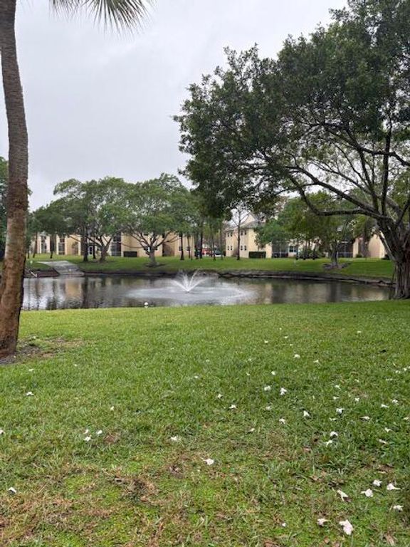 800 Cypress Park Way Unit I1, Pompano Beach, FL 33064