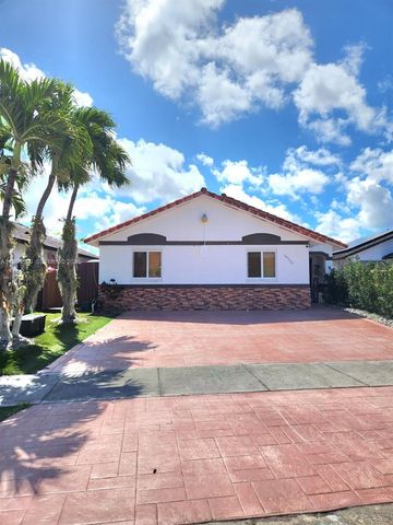 14330 SW 179th Ln, Miami, FL 33177