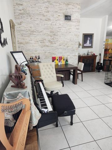 14330 SW 179th Ln, Miami, FL 33177