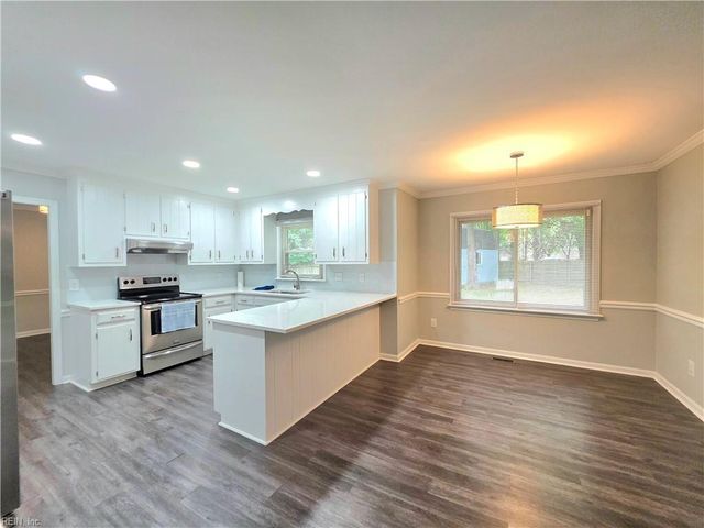 415 Rosewood LN, Yorktown, VA 23692