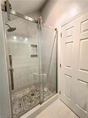 415 Rosewood LN, Yorktown, VA 23692