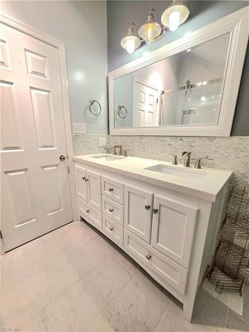 415 Rosewood LN, Yorktown, VA 23692