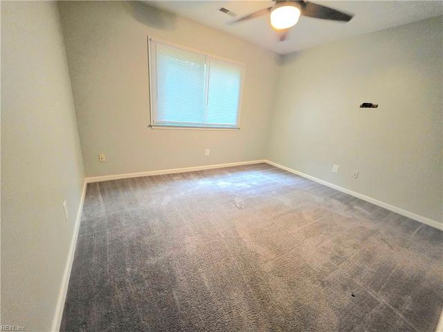 415 Rosewood LN, Yorktown, VA 23692