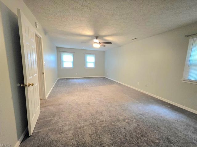 415 Rosewood LN, Yorktown, VA 23692
