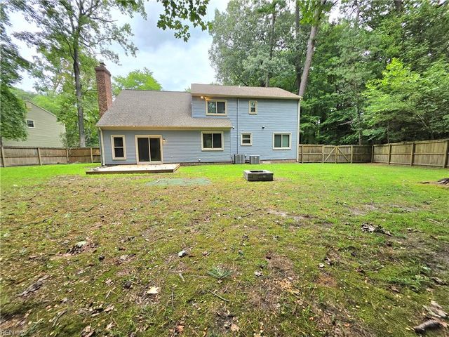 415 Rosewood LN, Yorktown, VA 23692