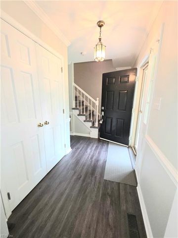 415 Rosewood LN, Yorktown, VA 23692