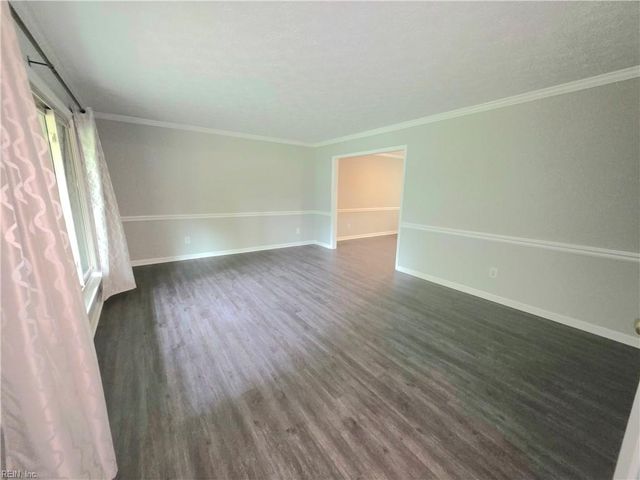 415 Rosewood LN, Yorktown, VA 23692