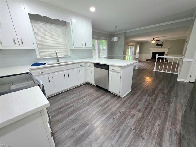 415 Rosewood LN, Yorktown, VA 23692