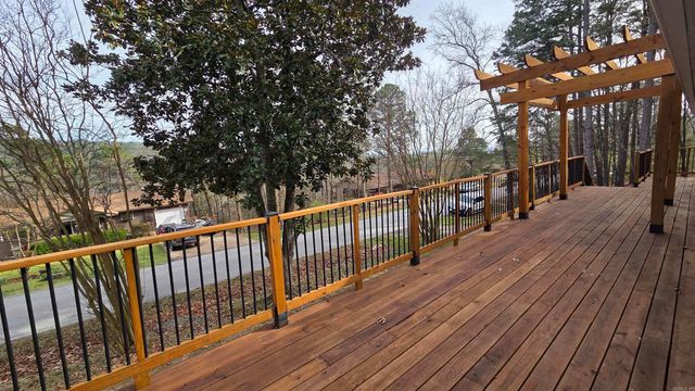 211 Pine knot, Fairfield Bay, AR 72088