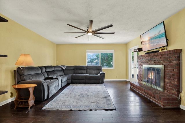 6240 39TH AVENUE N, St Petersburg, FL 33709