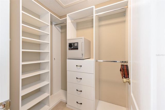 2000 ARDMORE WAY, The Villages, FL 32162