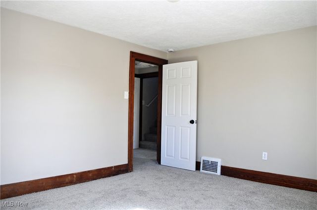 910 W 14th Street, Lorain, OH 44052