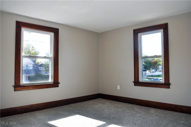 910 W 14th Street, Lorain, OH 44052