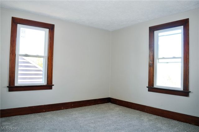 910 W 14th Street, Lorain, OH 44052