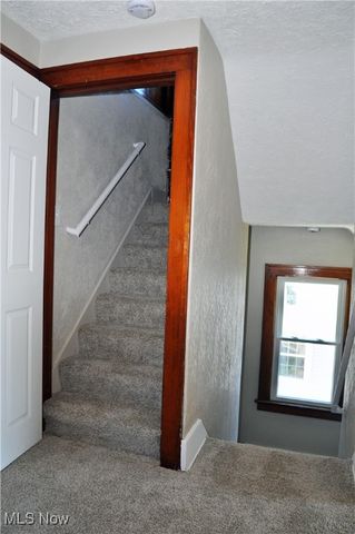 910 W 14th Street, Lorain, OH 44052