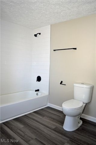 910 W 14th Street, Lorain, OH 44052